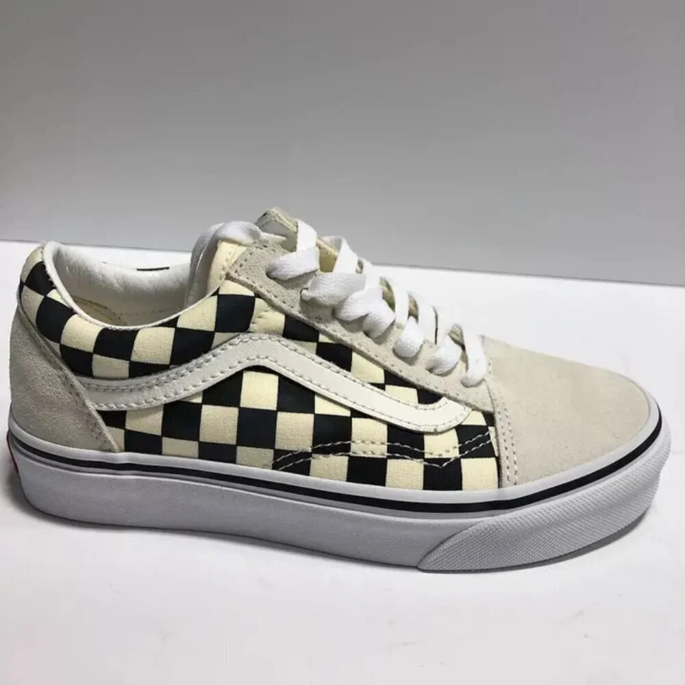 Vans Women’s Classic Old Skool Skate Sneakers, Size 5M